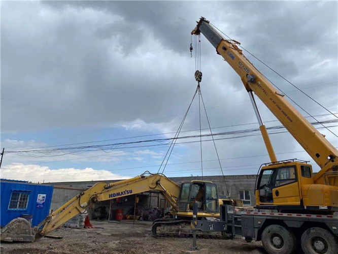 神农架25吨吊车的工作半径是多少？